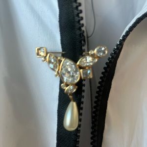 Swarovski swan signed crystals pin brooch